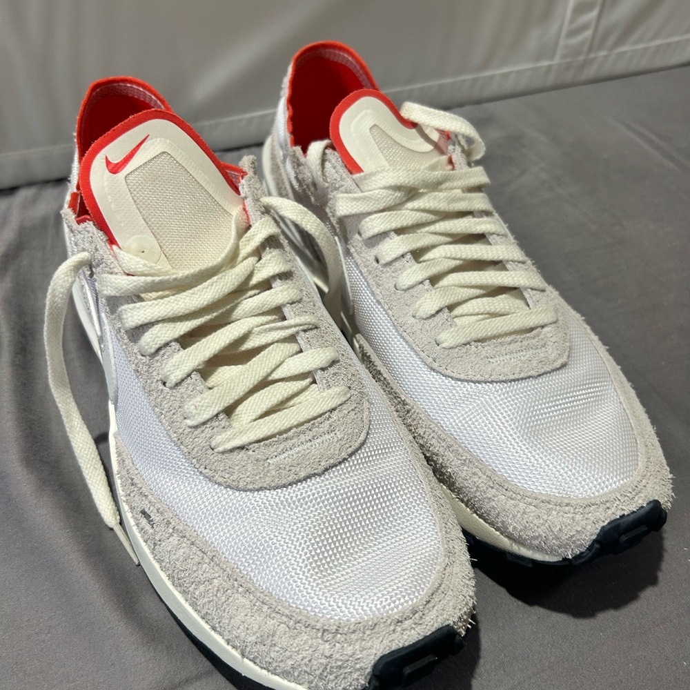 Nike Women's Sneakers - White and Red